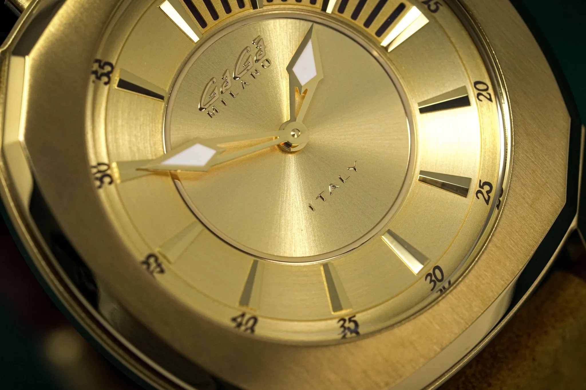 Gaga Milano Watch Frame_One Gold 7058.01