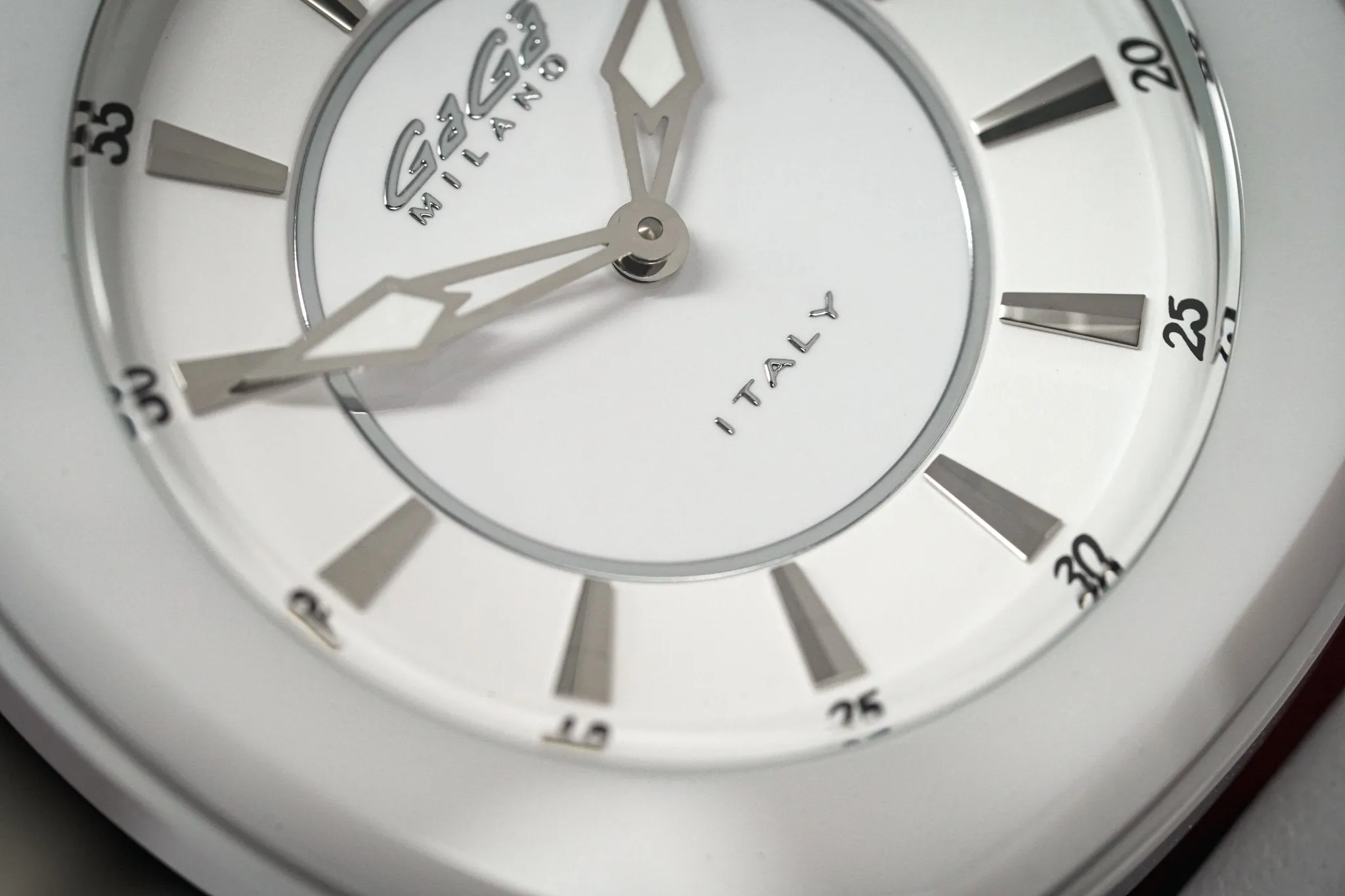 Gaga Milano Watch Frame_One White Ceramic 7250.01