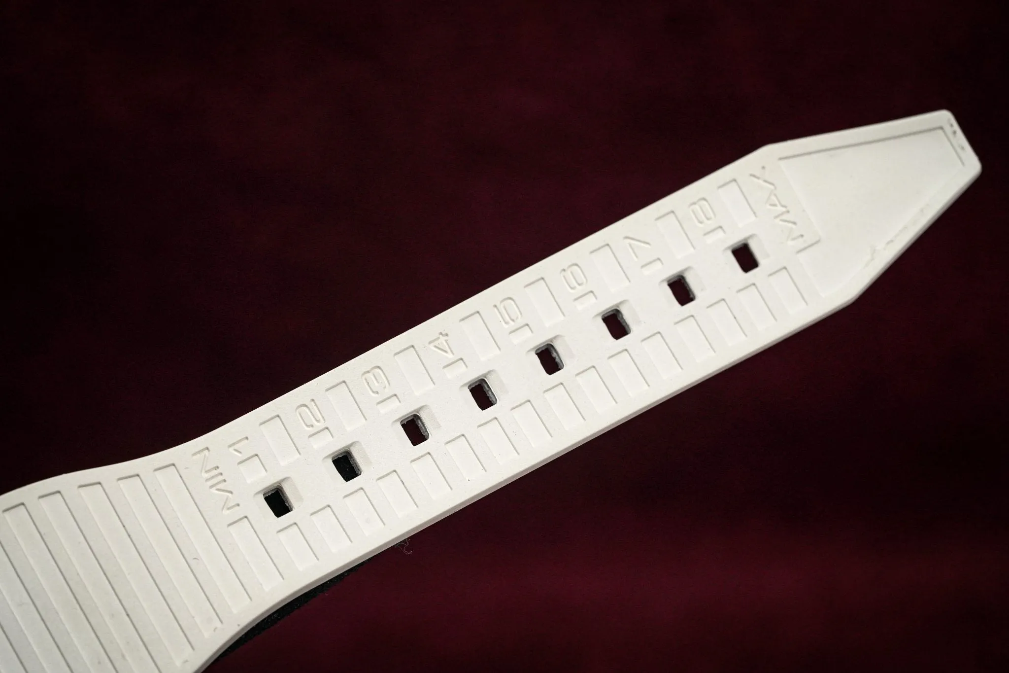 Gaga Milano Watch Frame_One White Ceramic 7250.01