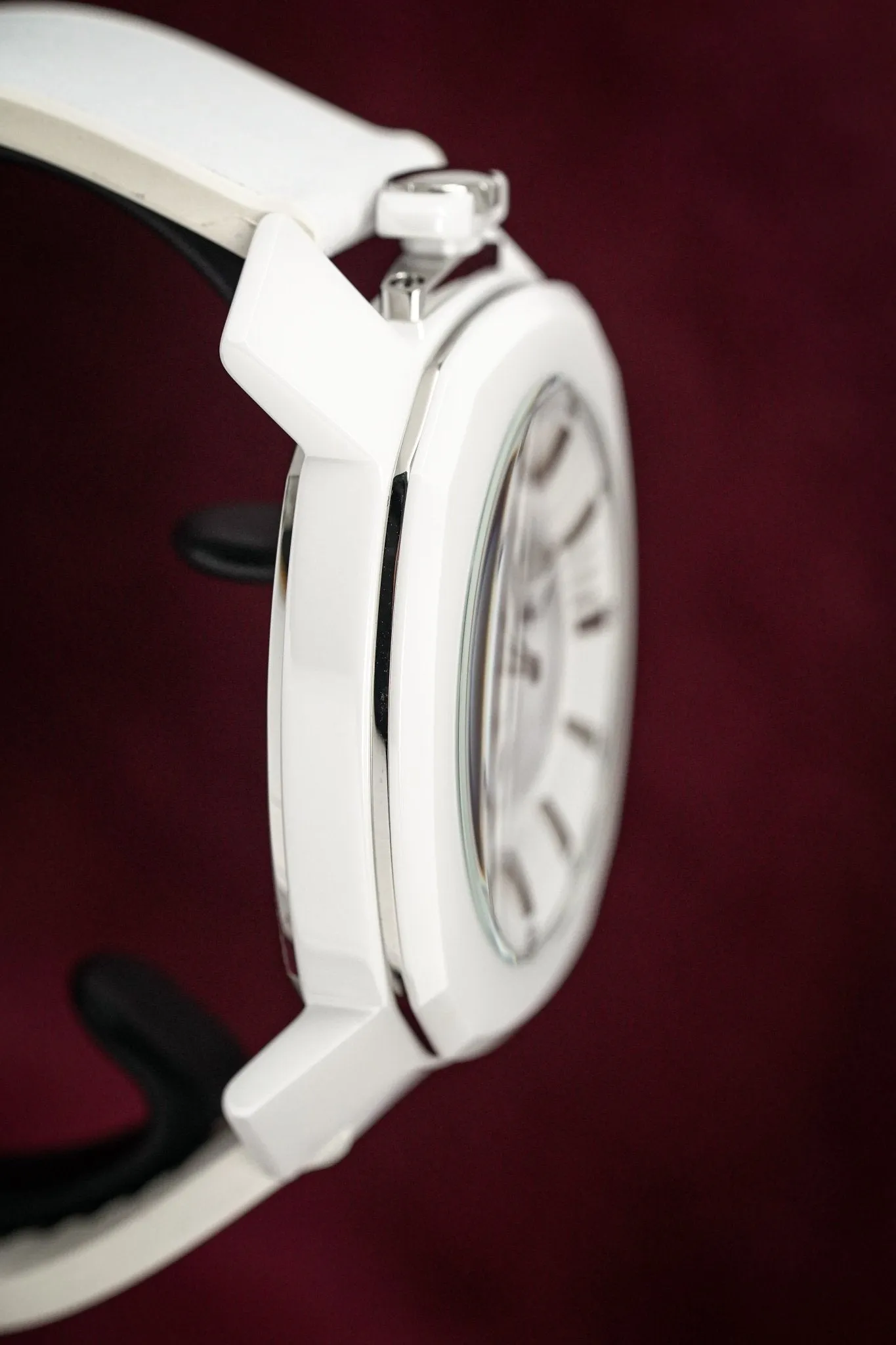 Gaga Milano Watch Frame_One White Ceramic 7250.01