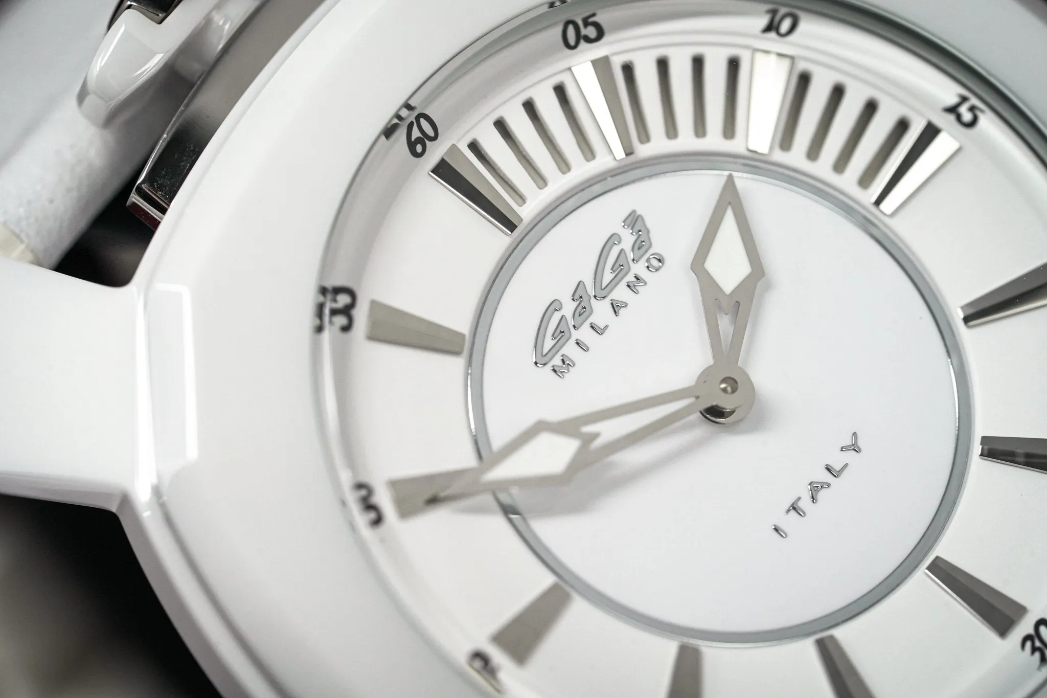 Gaga Milano Watch Frame_One White Ceramic 7250.01