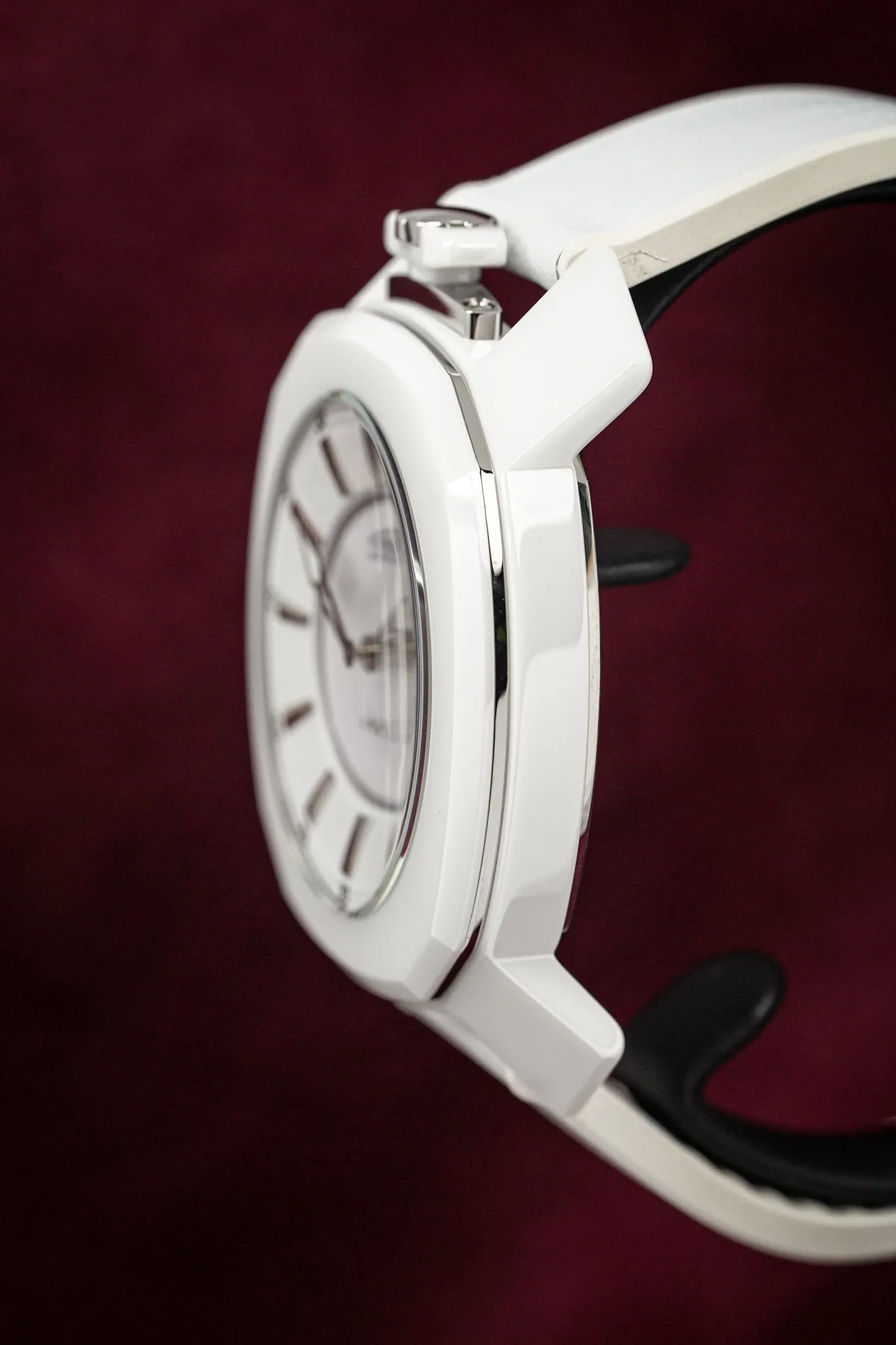 Gaga Milano Watch Frame_One White Ceramic 7250.01