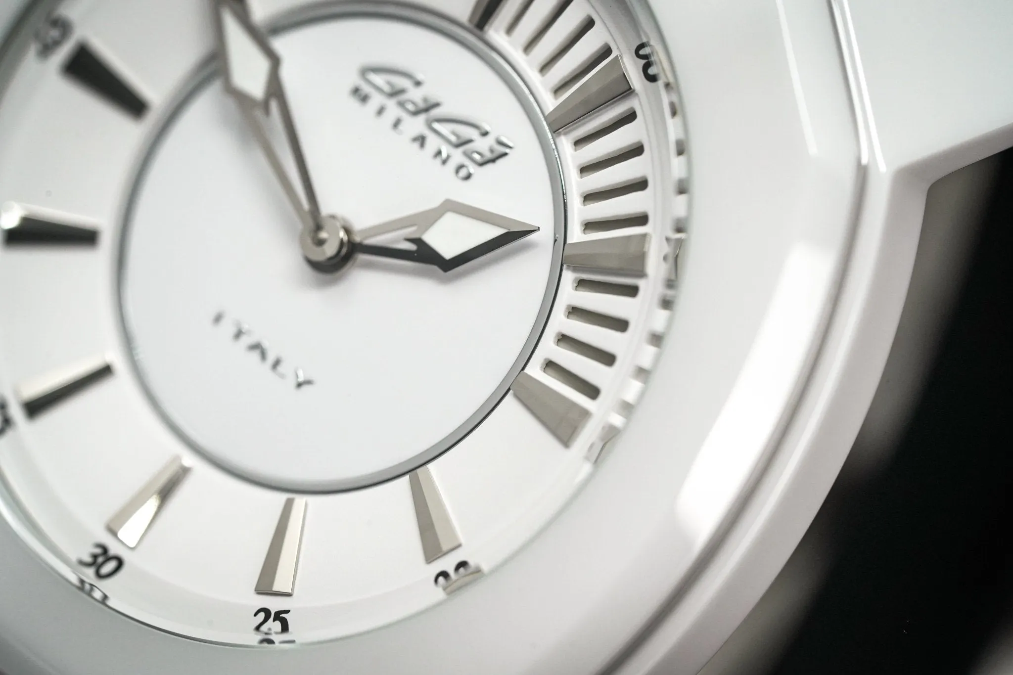 Gaga Milano Watch Frame_One White Ceramic 7250.01