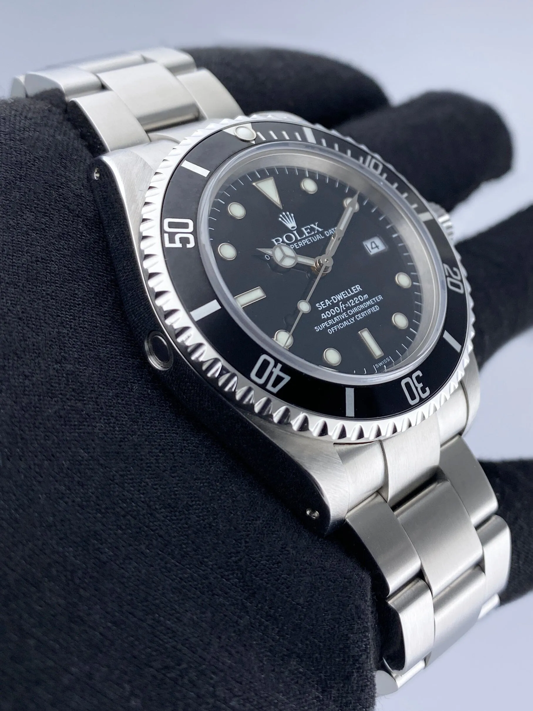 Rolex Sea-Dweller 16600 Black Dial Steel Mens Watch Box Papers