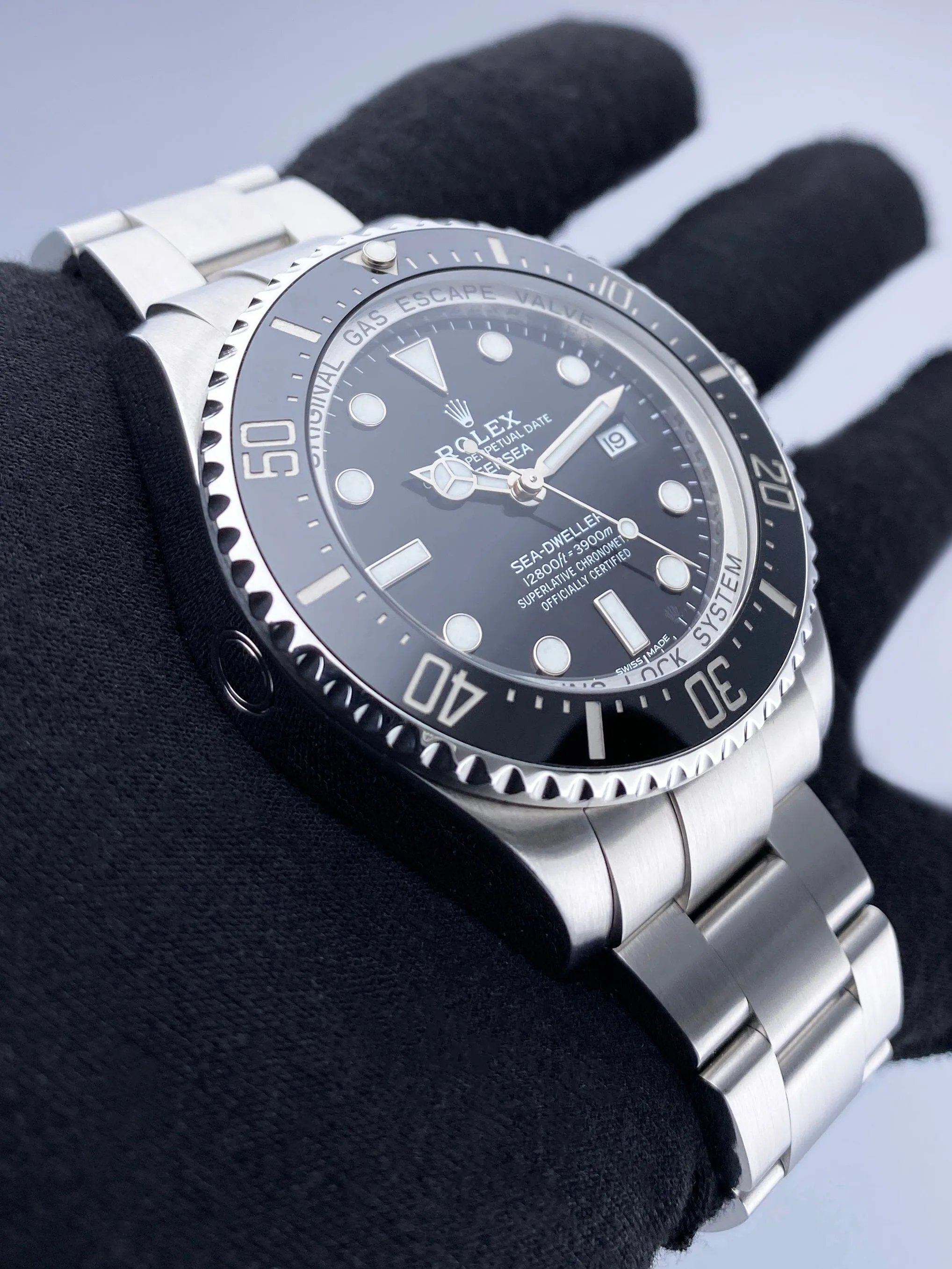 Rolex Sea-Dweller Deep Sea 116660 Mens Watch