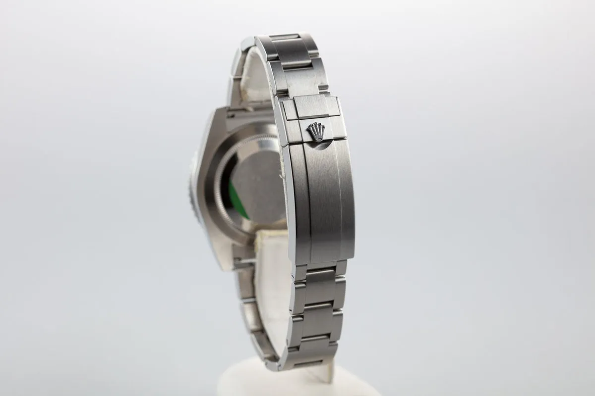 Rolex Submariner 116610LV "Hulk"