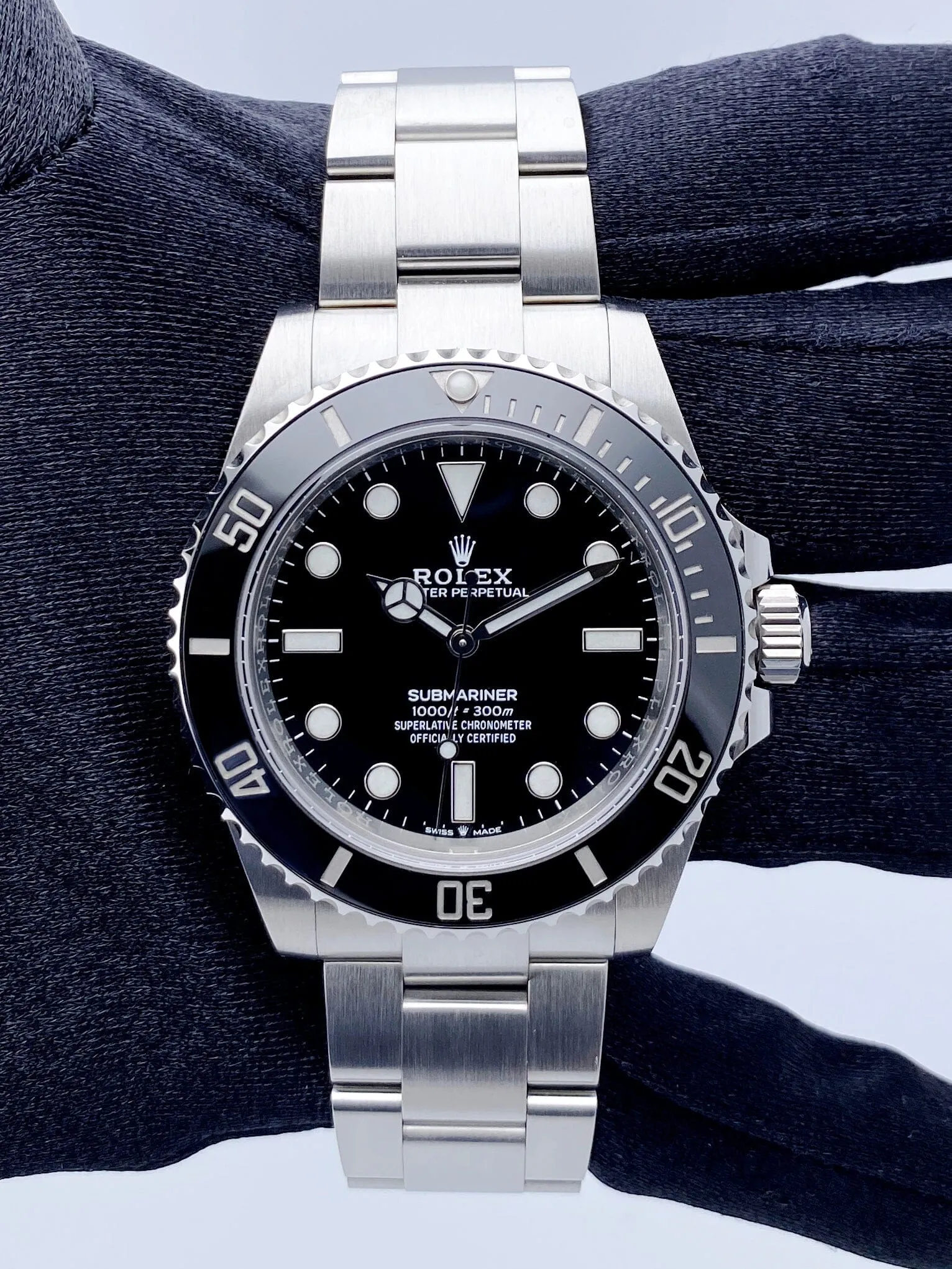Rolex Submariner 124060 Mens Watch Box Papers