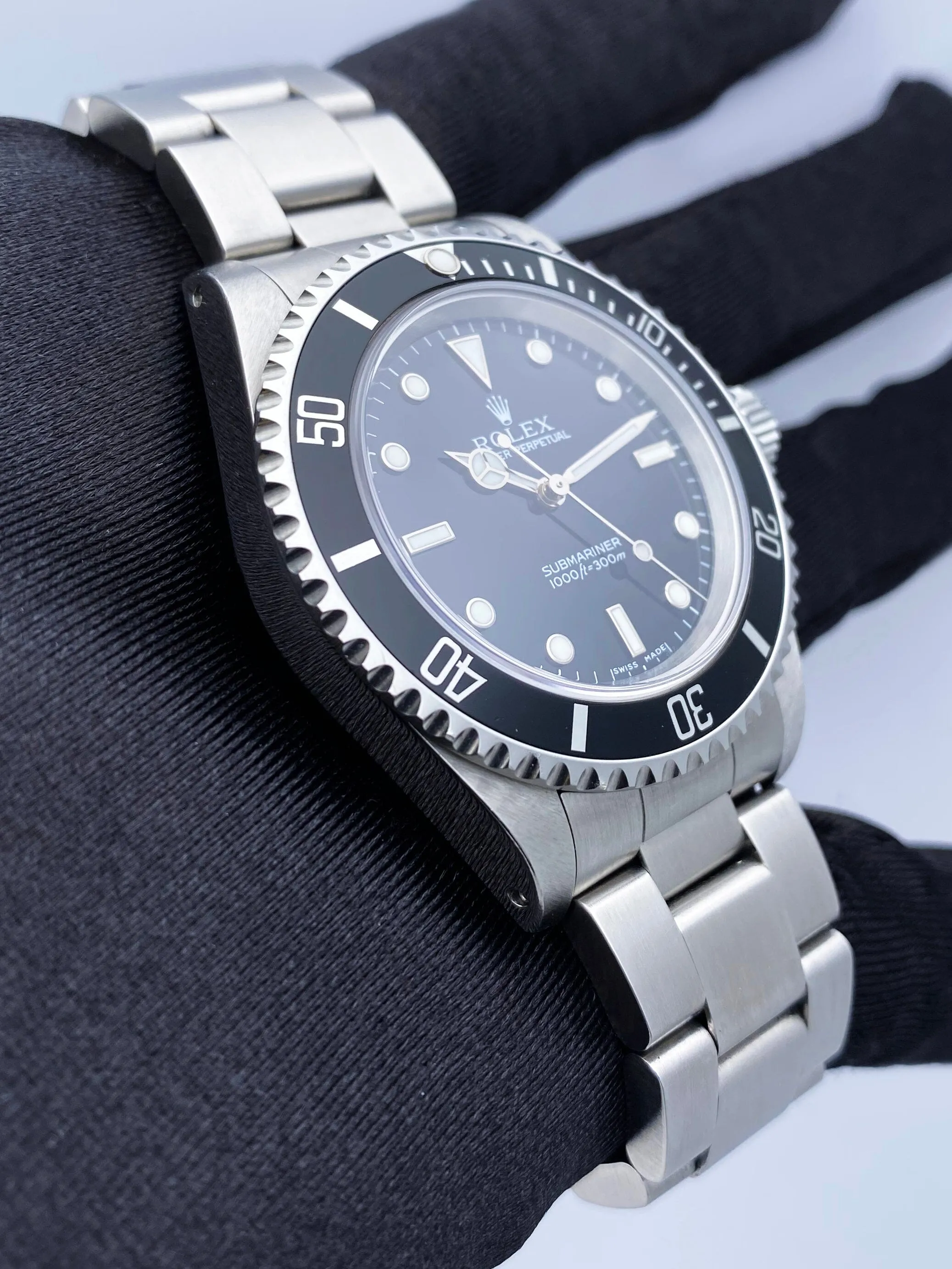 Rolex Submariner 14060M No Date Mens Watch Box Papers