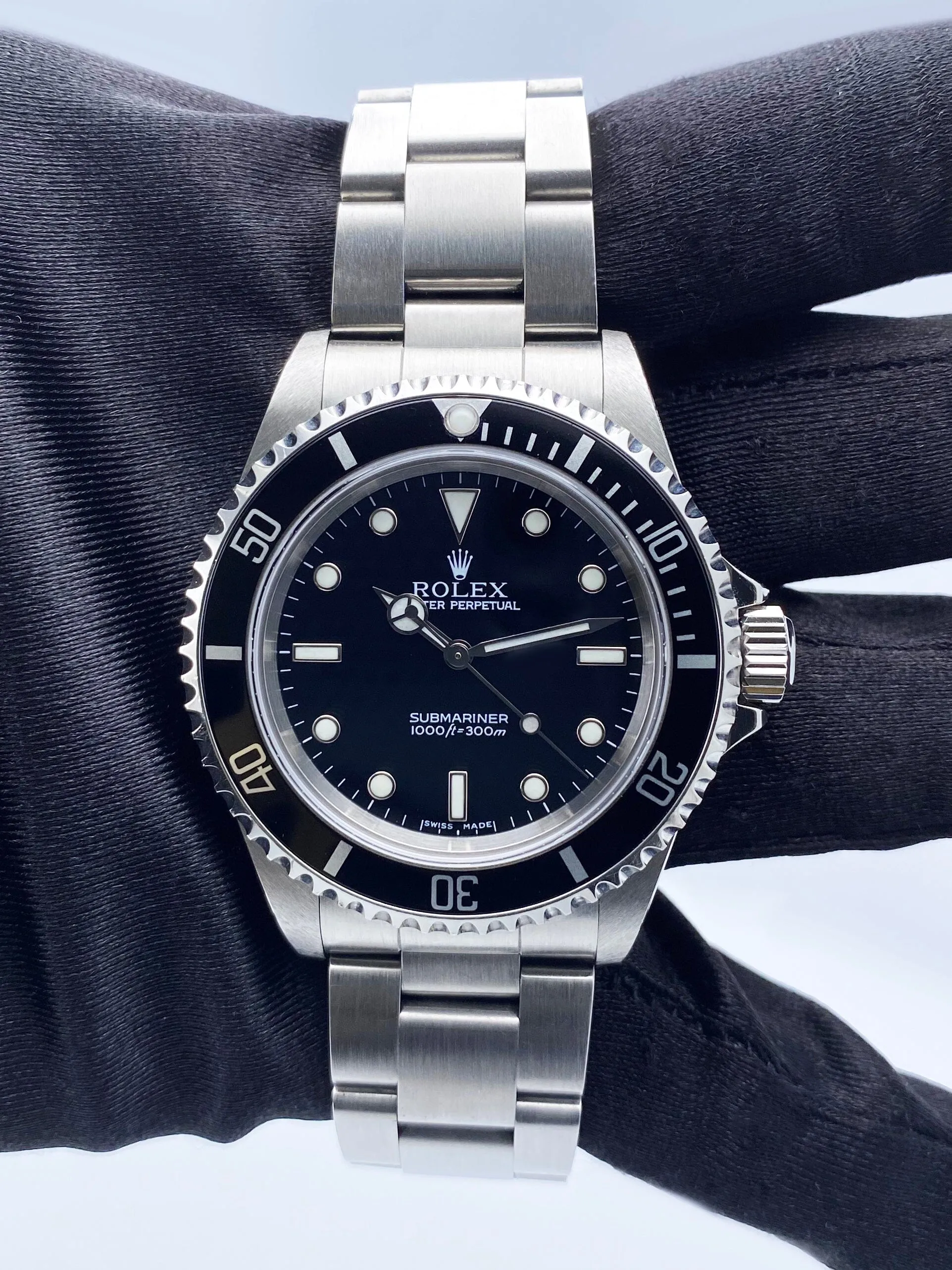 Rolex Submariner 14060M No Date Mens Watch Box Papers