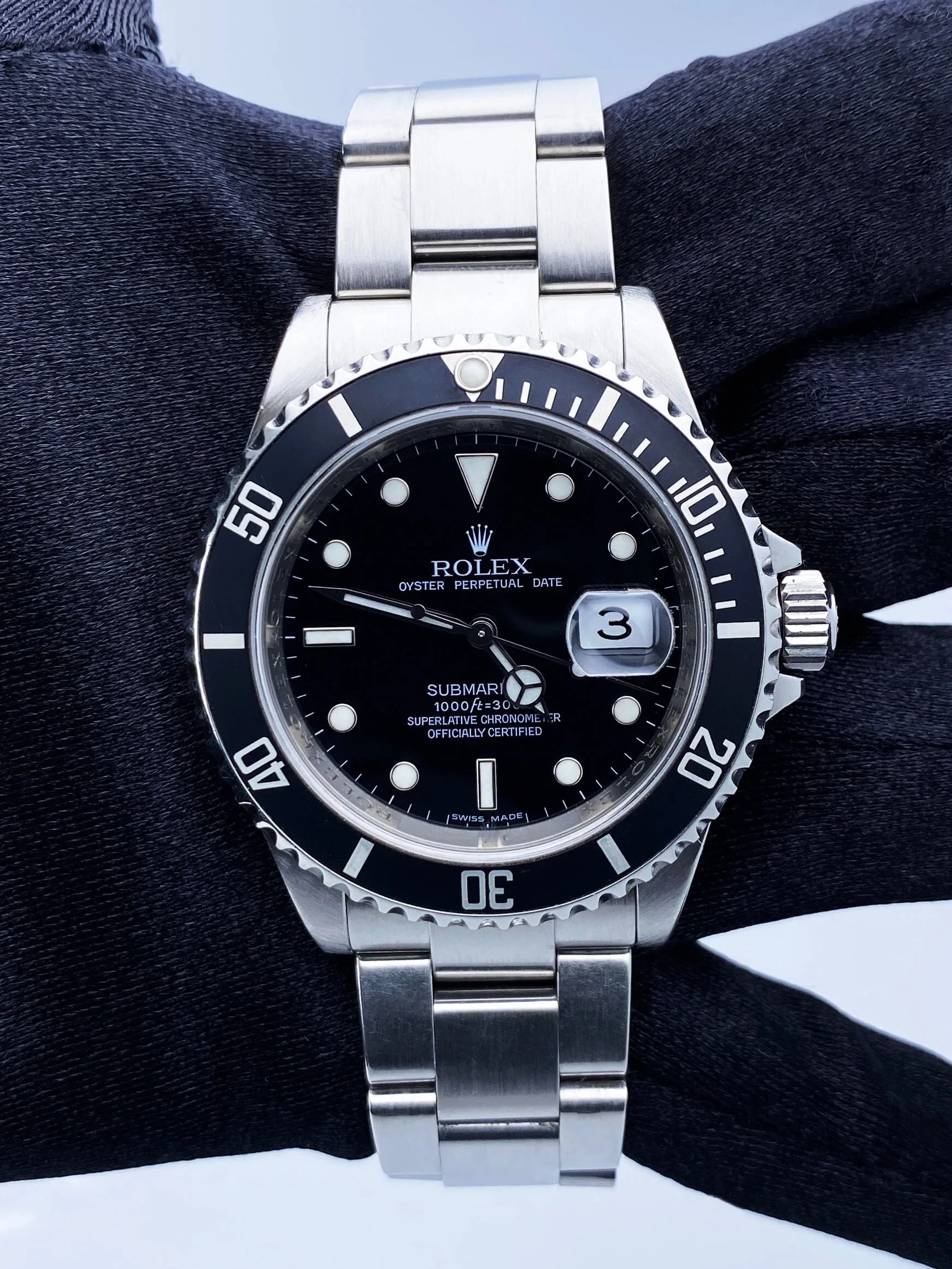 Rolex Submariner Date 16610 Engraved Rehaut Mens Watch