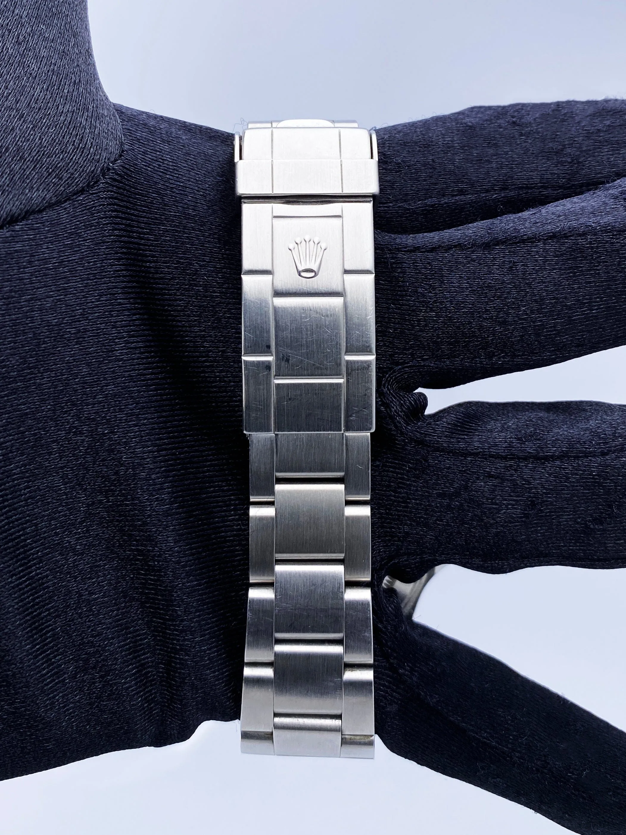 Rolex Submariner Date 16610 Mens Watch Box Papers