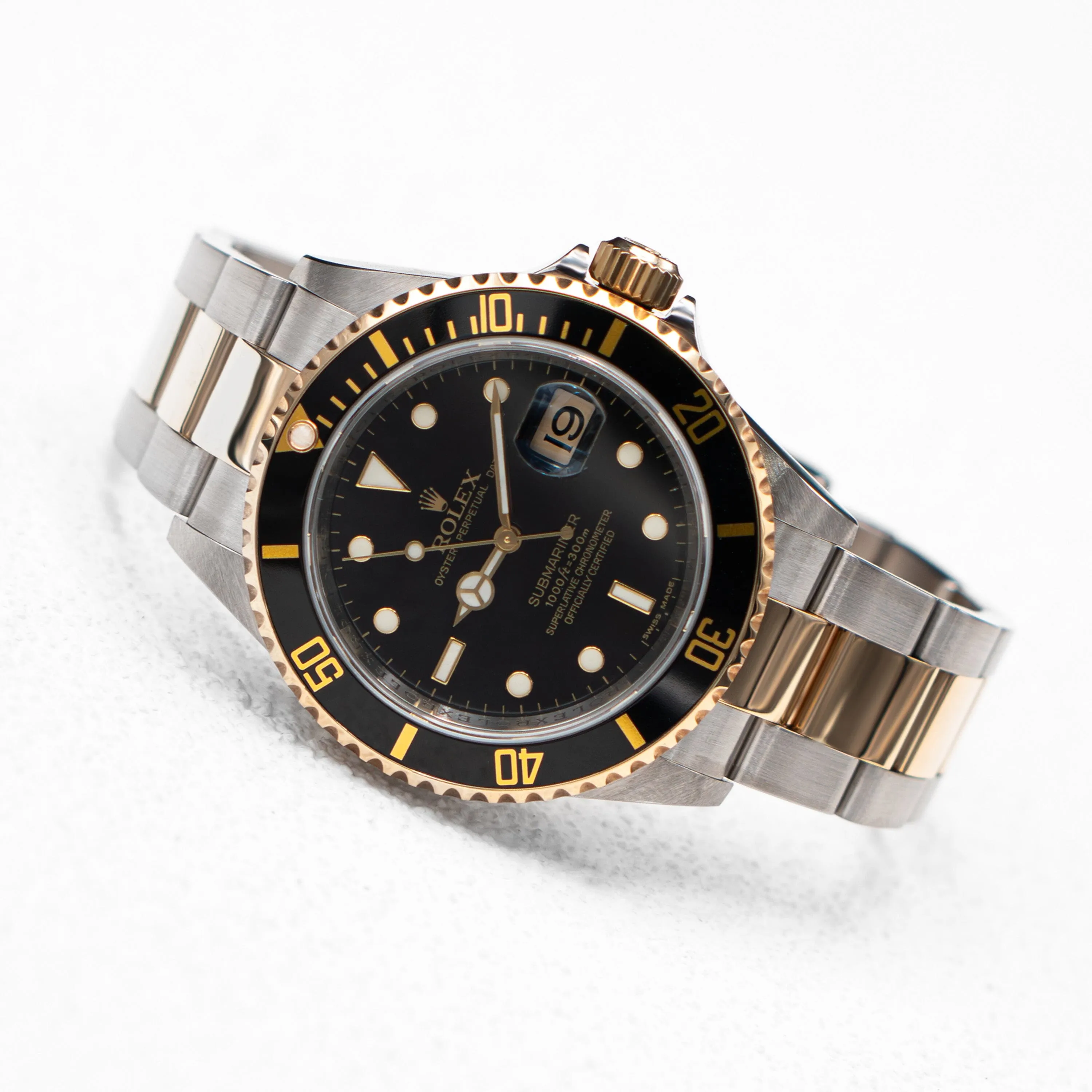 Rolex Submariner Date 16613LN Black Dial Mens Watch Box Papers