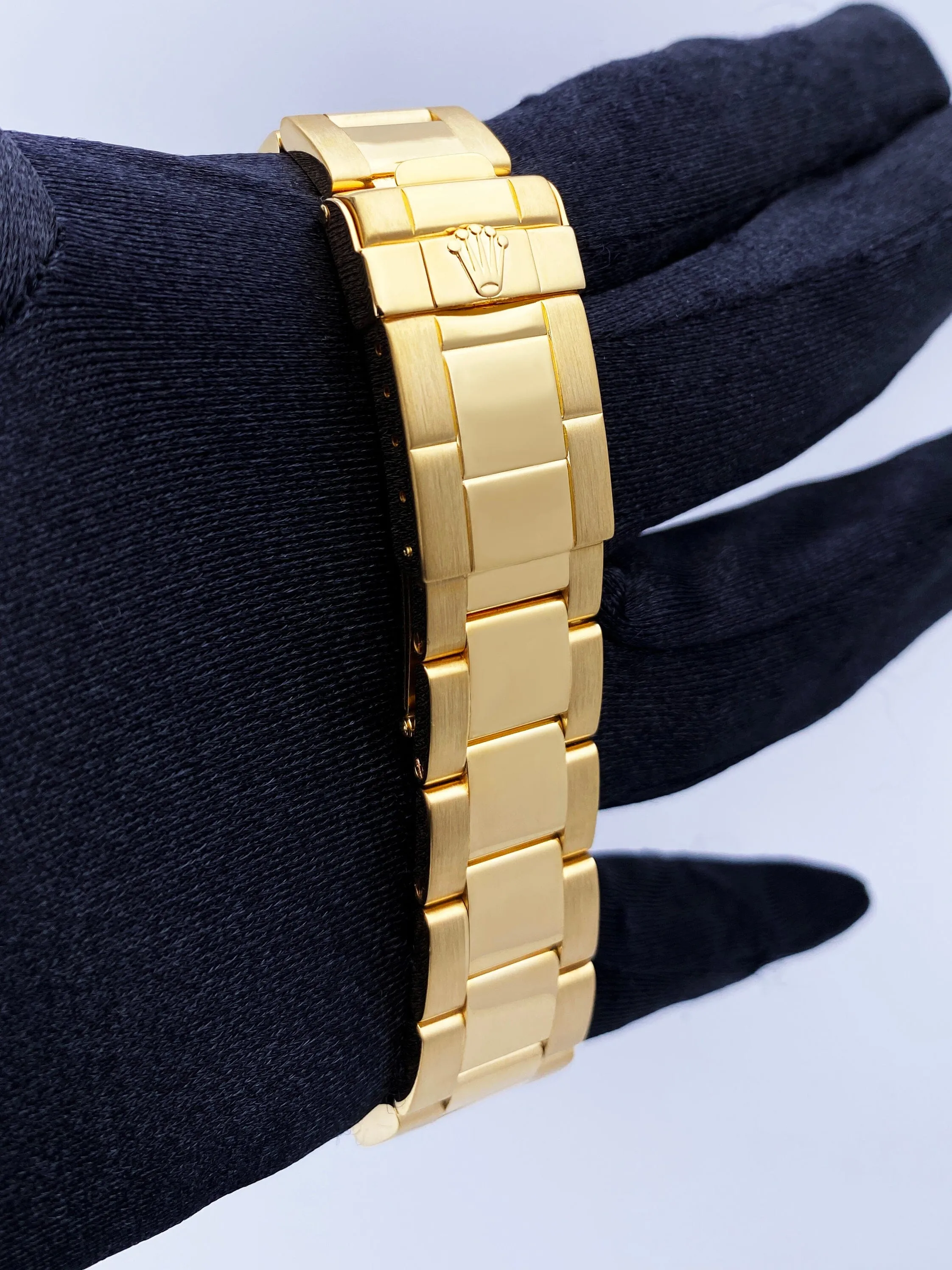 Rolex Yacht Master 16628 18K Yellow Gold Mens Watch Box Papers