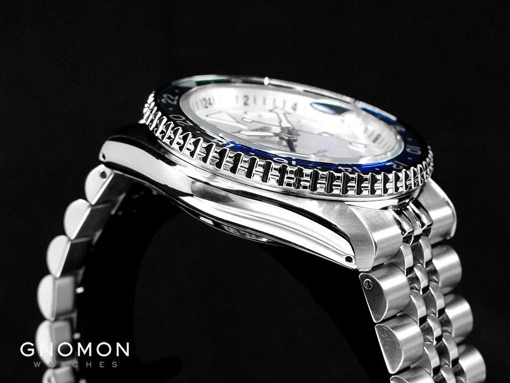 Seiko 5 Sports GMT Series White Ref. SBSC017