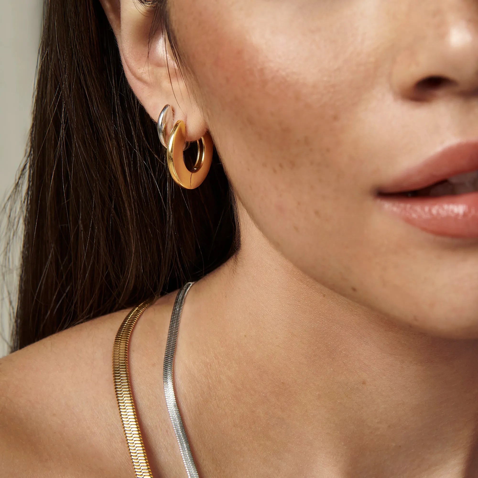 Sophie Medium Huggie Earrings