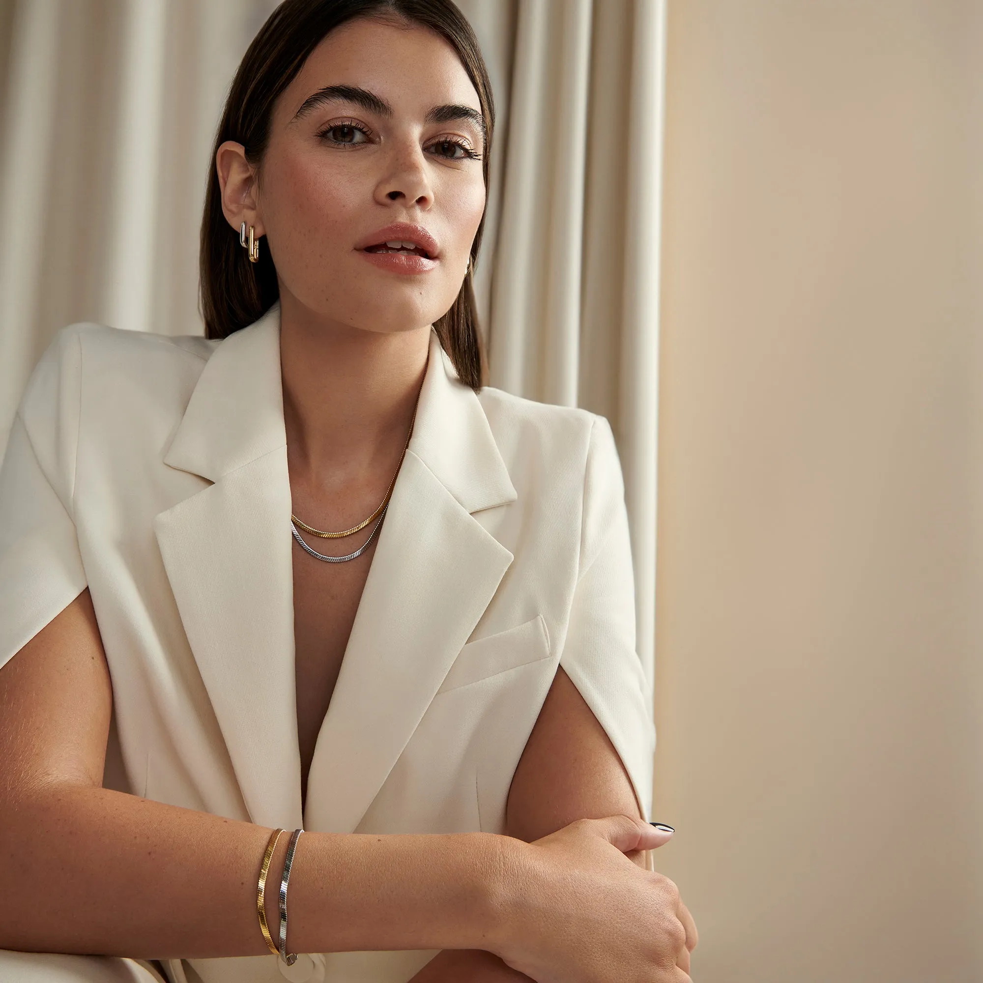 Suzie Medium Huggie Earrings