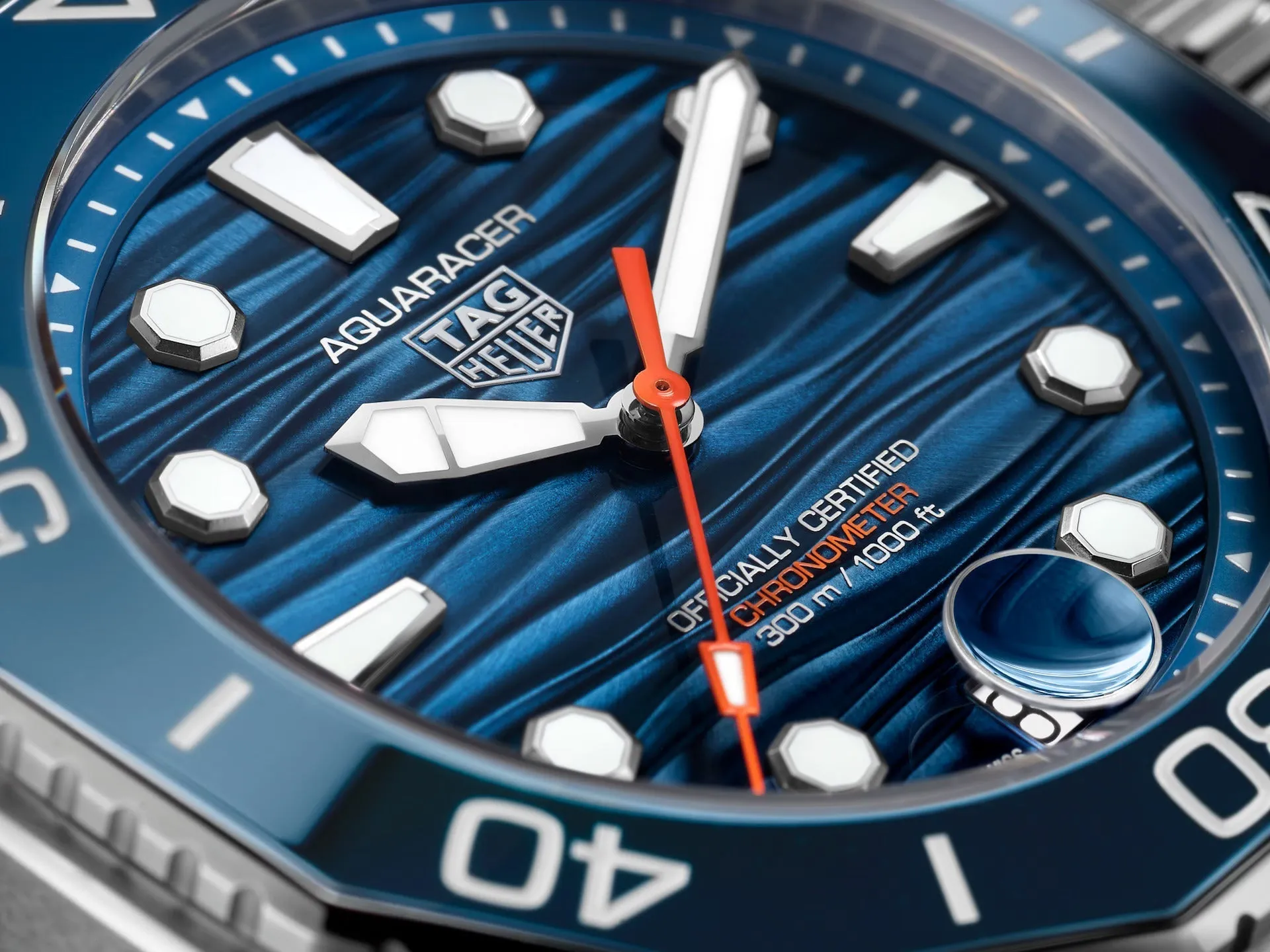 TAG Heuer Aquaracer Professional 300 COSC Automatic Stainless Steel Blue Dial Date Divers Mens Watch WBP5111.BA0013