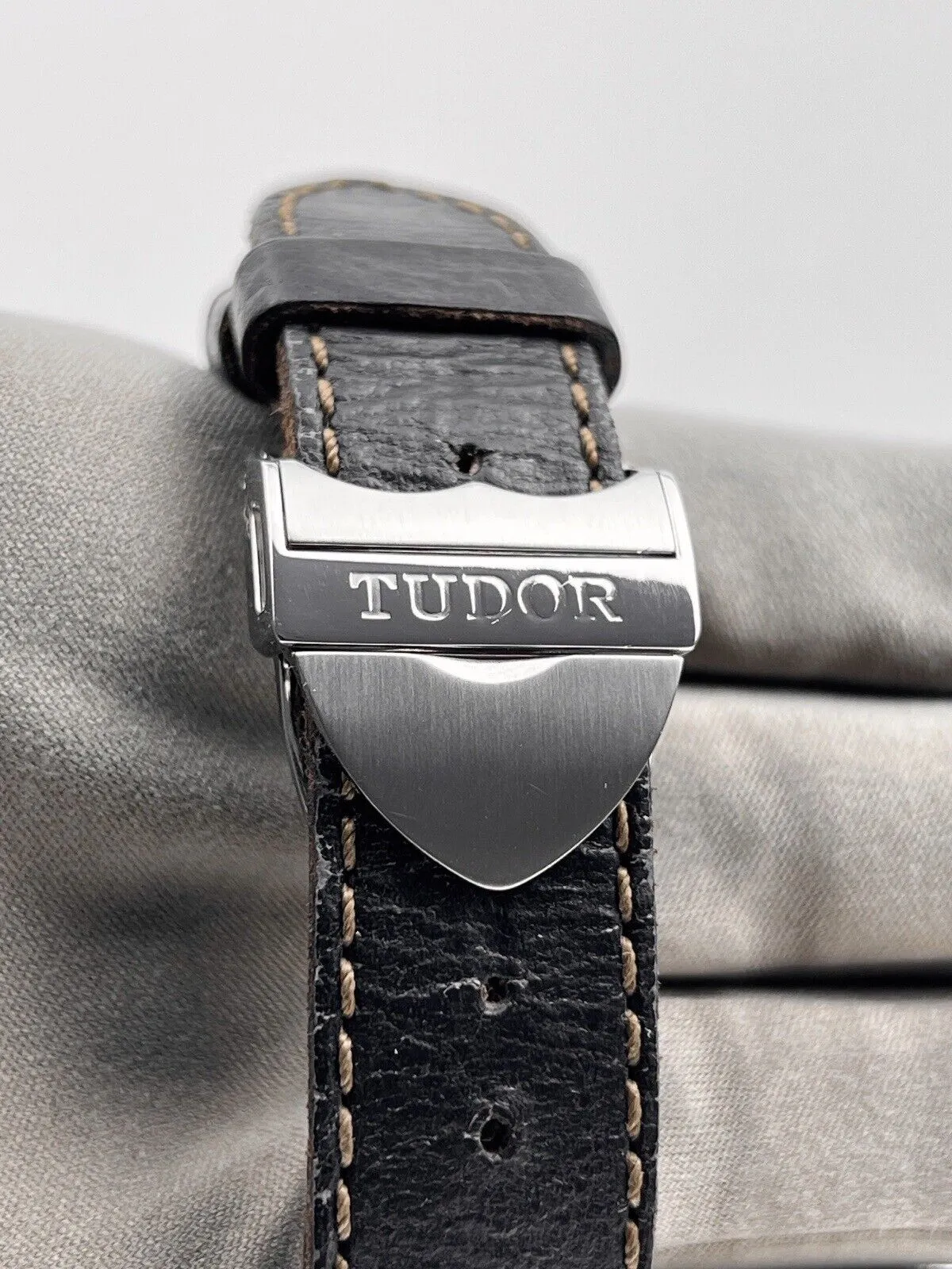 TUDOR Heritage Black Bay Smiley 79220R Red Bezel Automatic Men's Watch 40mm