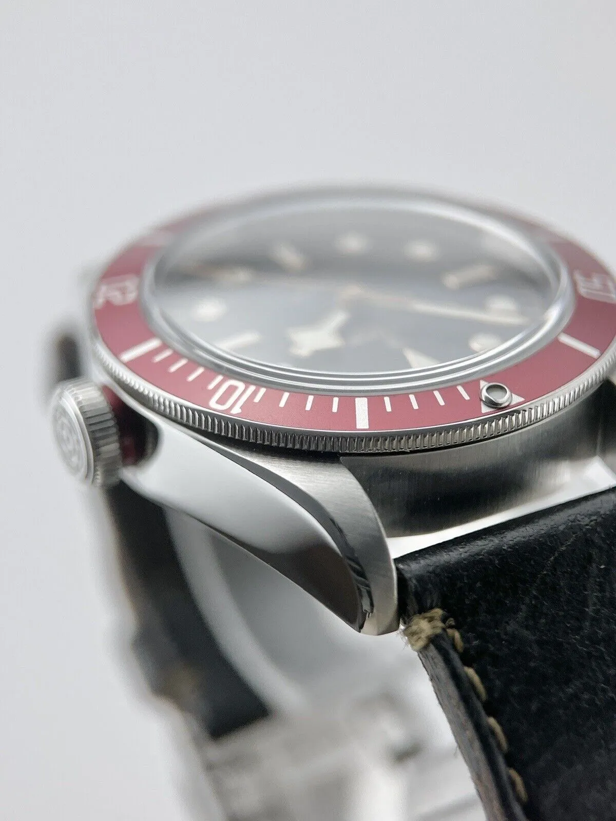 TUDOR Heritage Black Bay Smiley 79220R Red Bezel Automatic Men's Watch 40mm