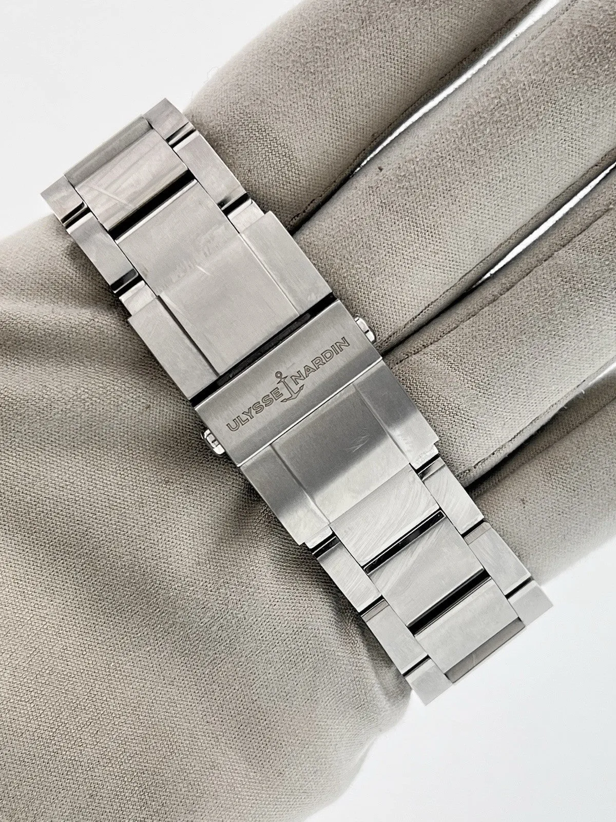 Ulysses Nardin Marine Titanium Power Reserve 44mm Automatic Men’s Watch 1183-170