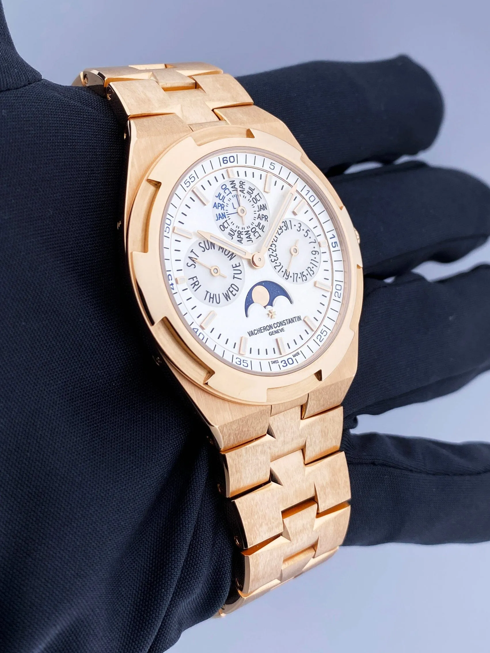 Vacheron Constantin Overseas 4300V Perpetual Calendar Mens Watch Box Papers