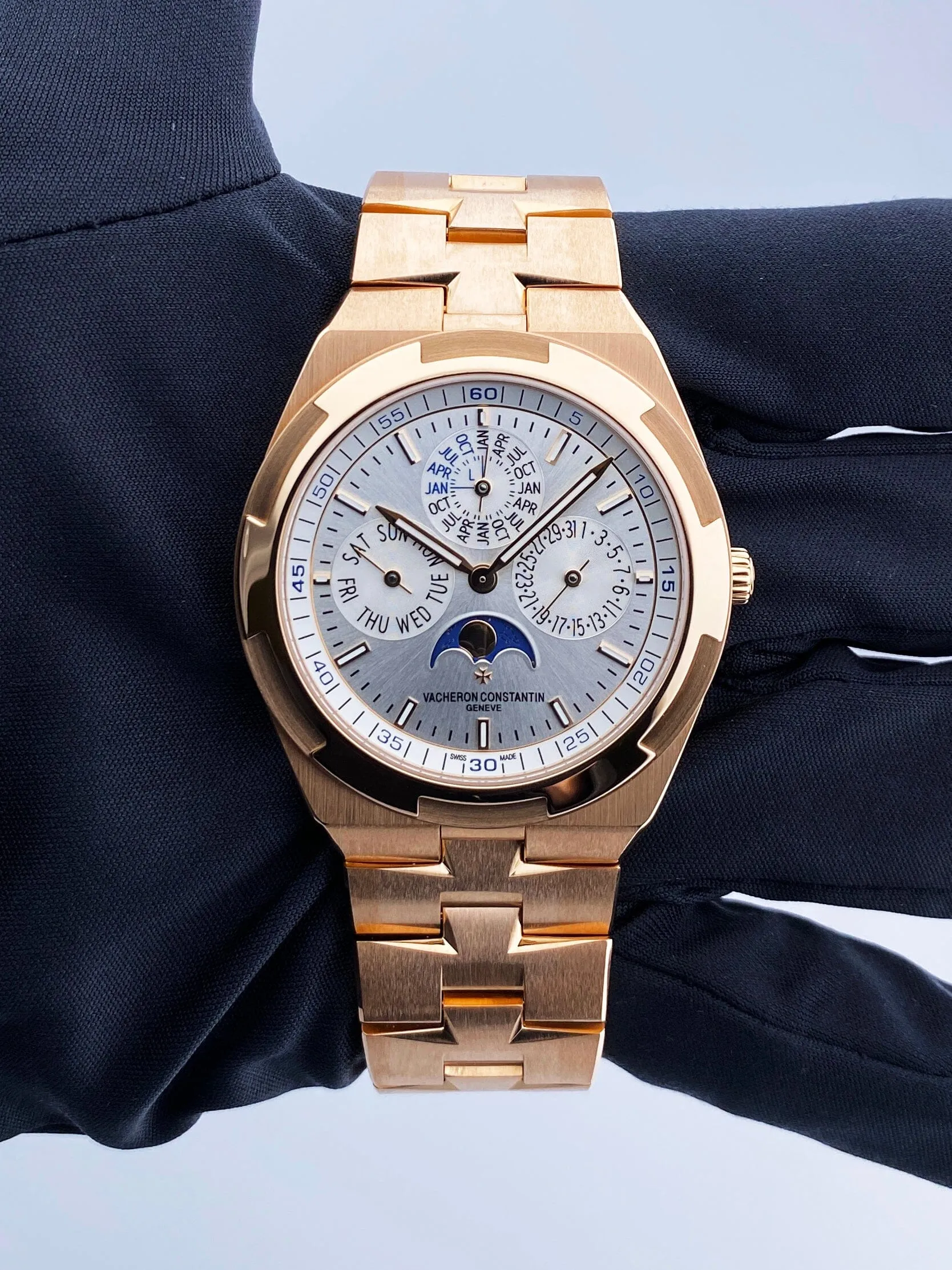 Vacheron Constantin Overseas 4300V Perpetual Calendar Mens Watch Box Papers