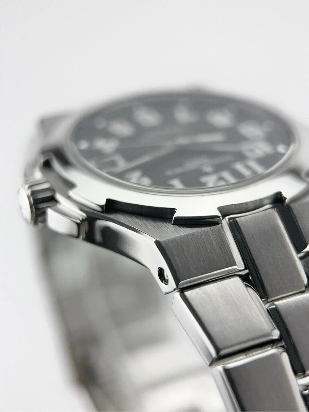 Vacheron Constantin Overseas Steel Black Dial 37mm Automatic Men’s Watch 42040