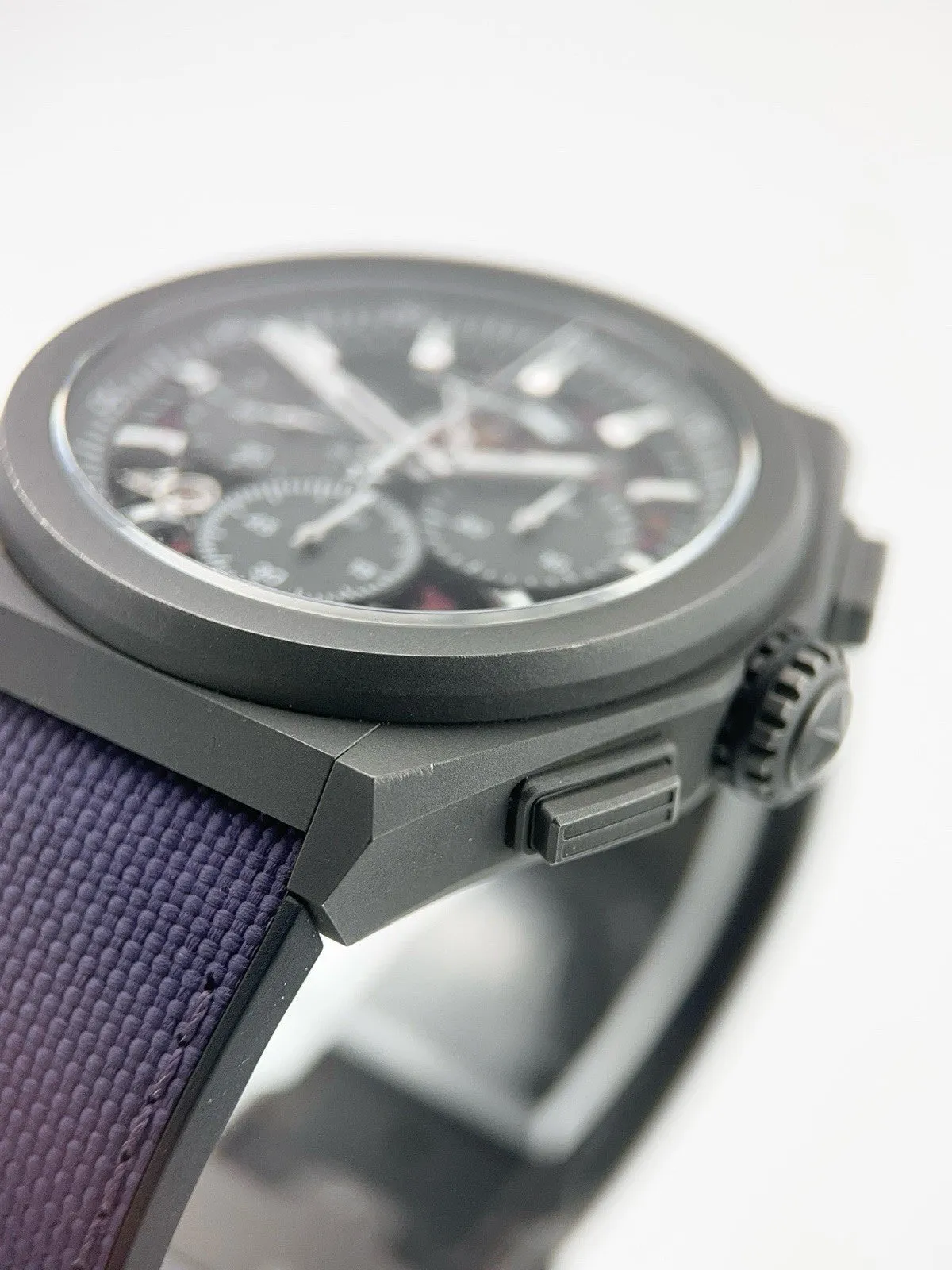 Zenith Defy 21 Ultraviolet Titanium Purple Dial 44mm Automatic Mens 97.9100.9004